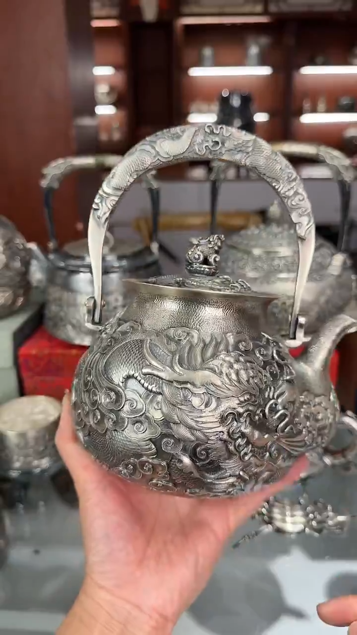 足银手工精工高浮雕五龙福袋烧水壶