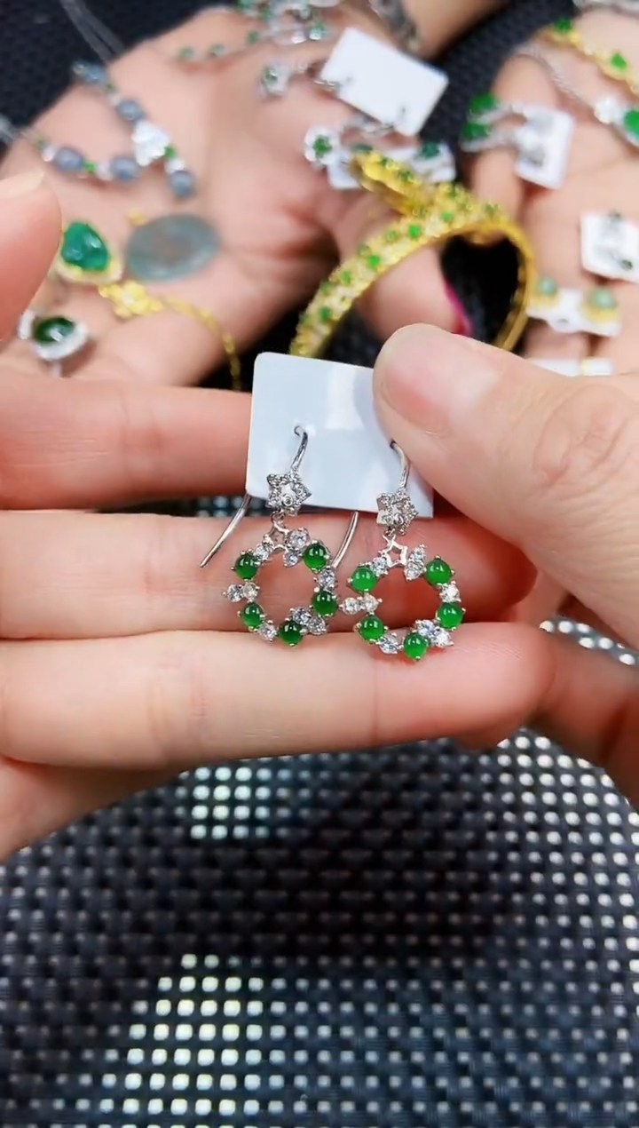 【闪购商品】翡翠耳饰未镶嵌111111111