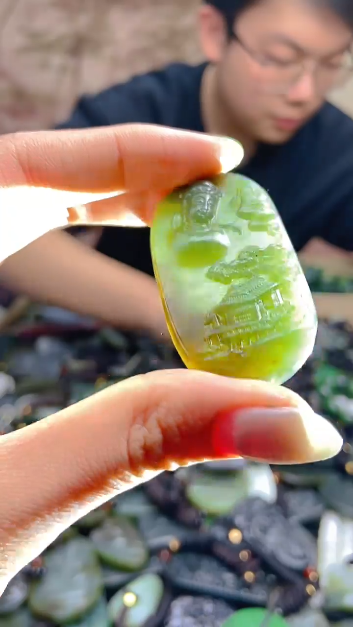 颈饰未镶嵌和田玉1