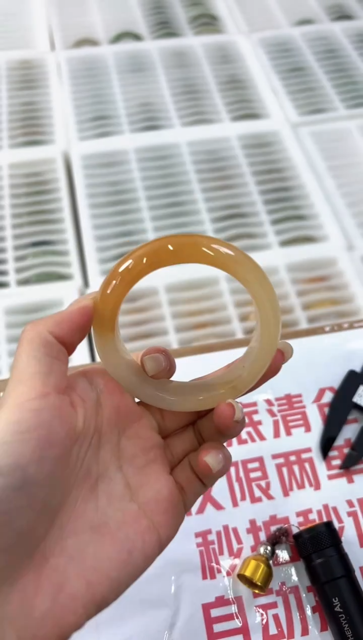 未镶嵌手镯石英质玉97-50HU