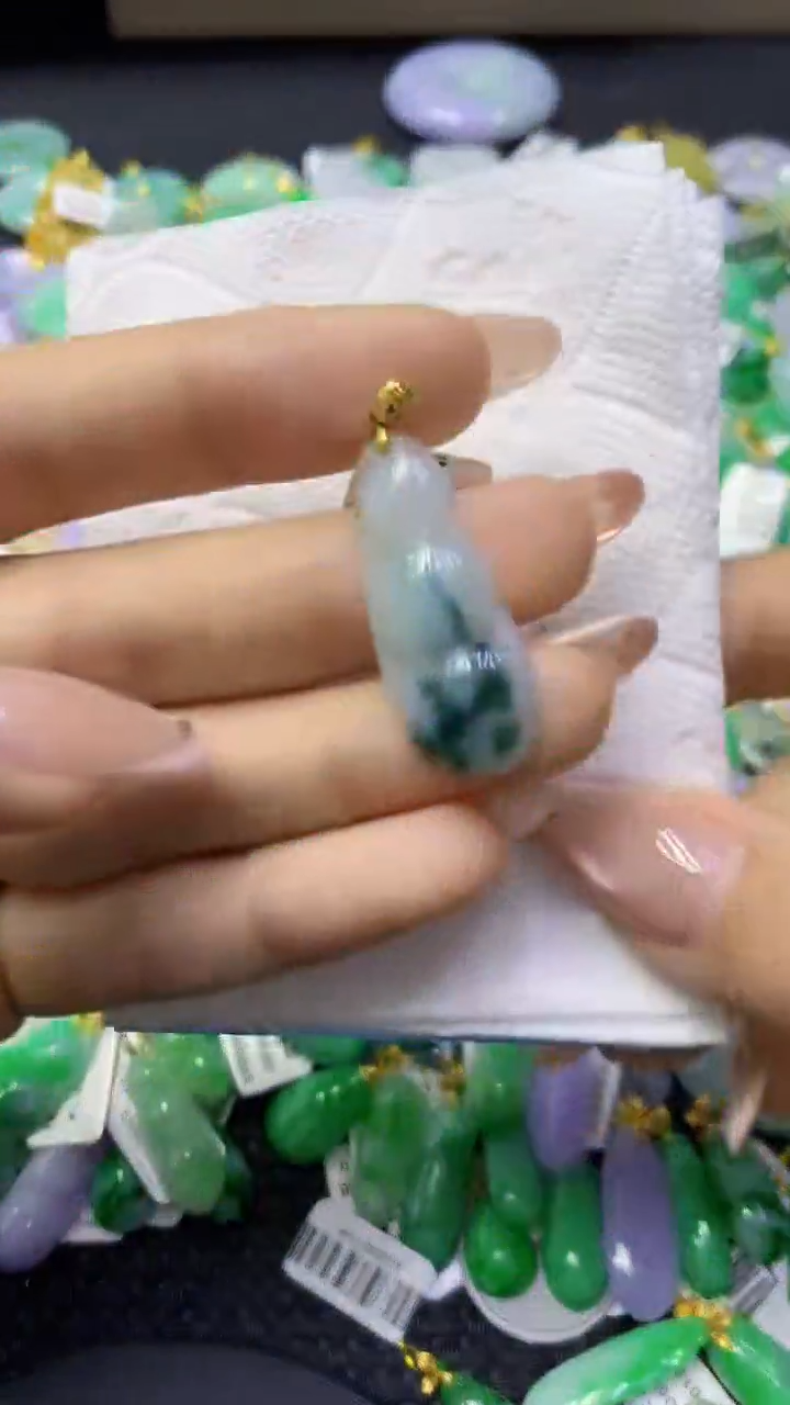 颈饰未镶嵌翡翠天然缅甸翡翠A货