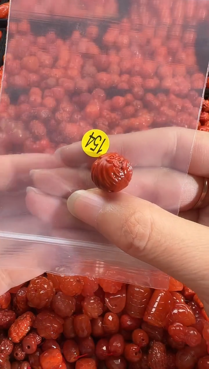 颈饰未镶嵌南红玛瑙1