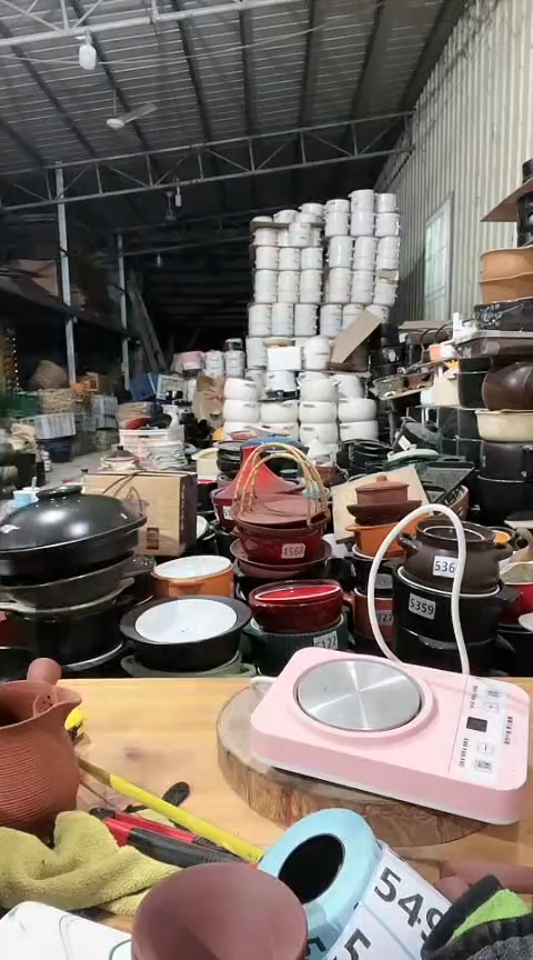 陶粉色炉子一个。