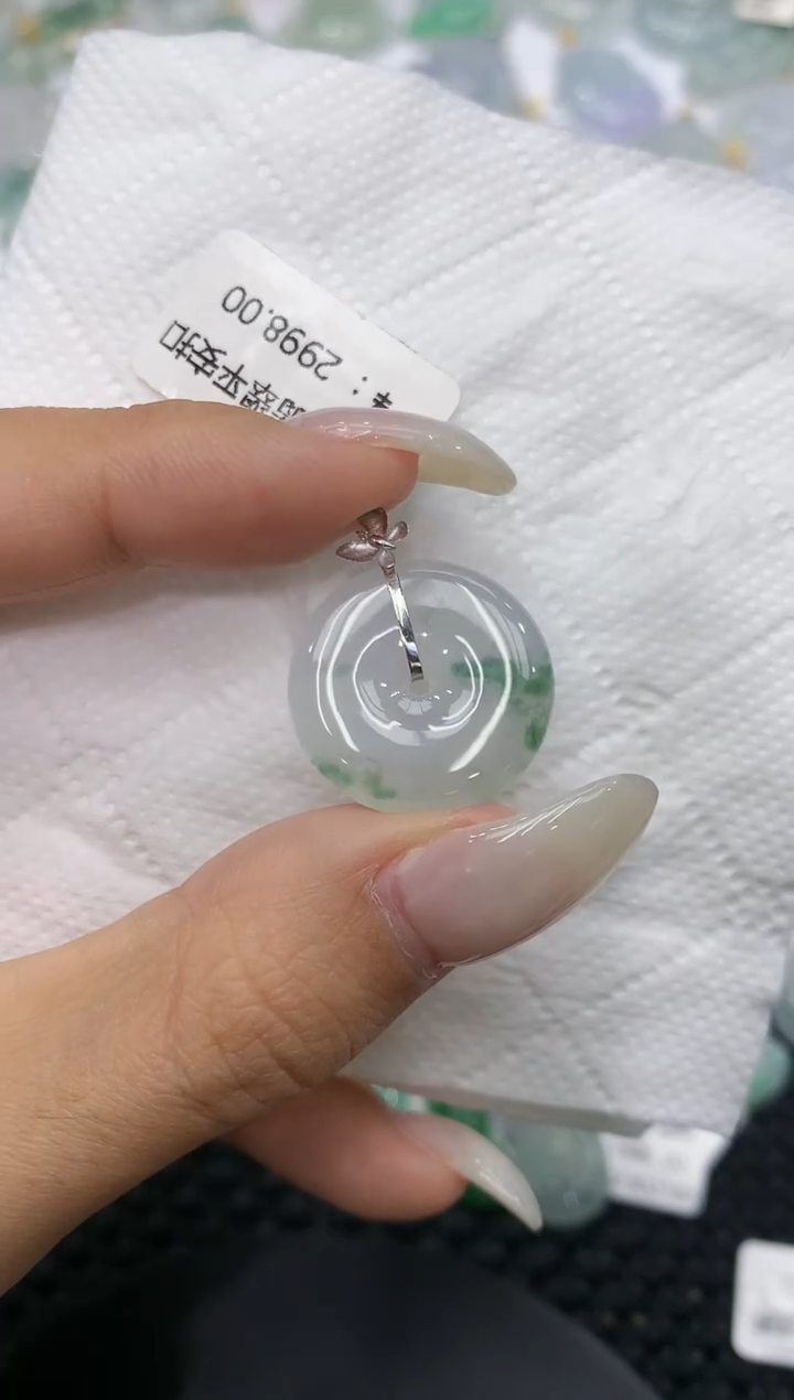 颈饰18K金镶嵌翡翠111111111111