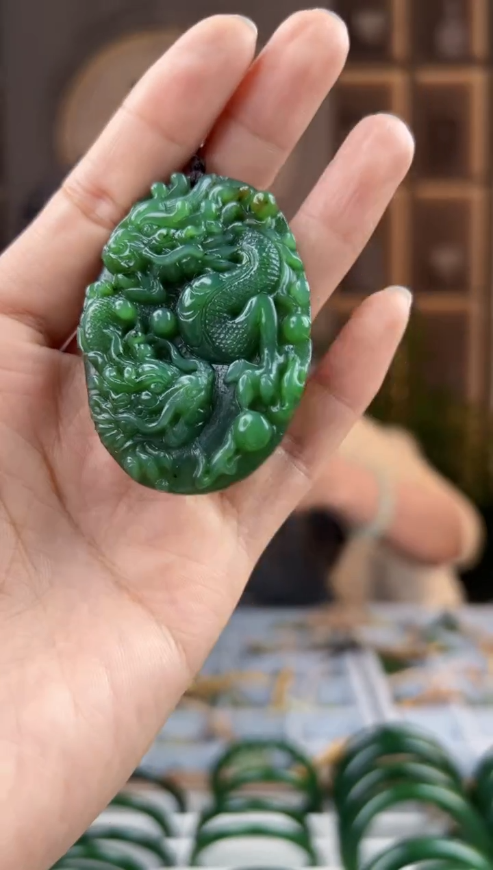 颈饰未镶嵌和田玉拍一发一，拍一发一
