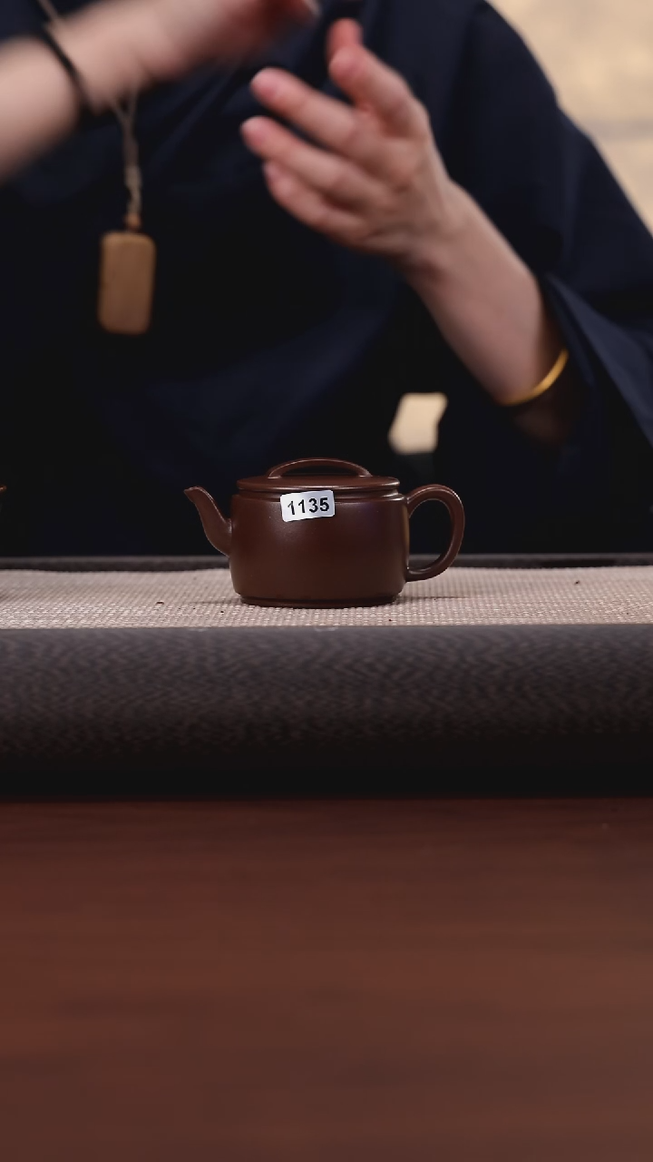 【闪购商品】紫砂茶壶1135 冯文婷 底槽清 汉瓦110cc