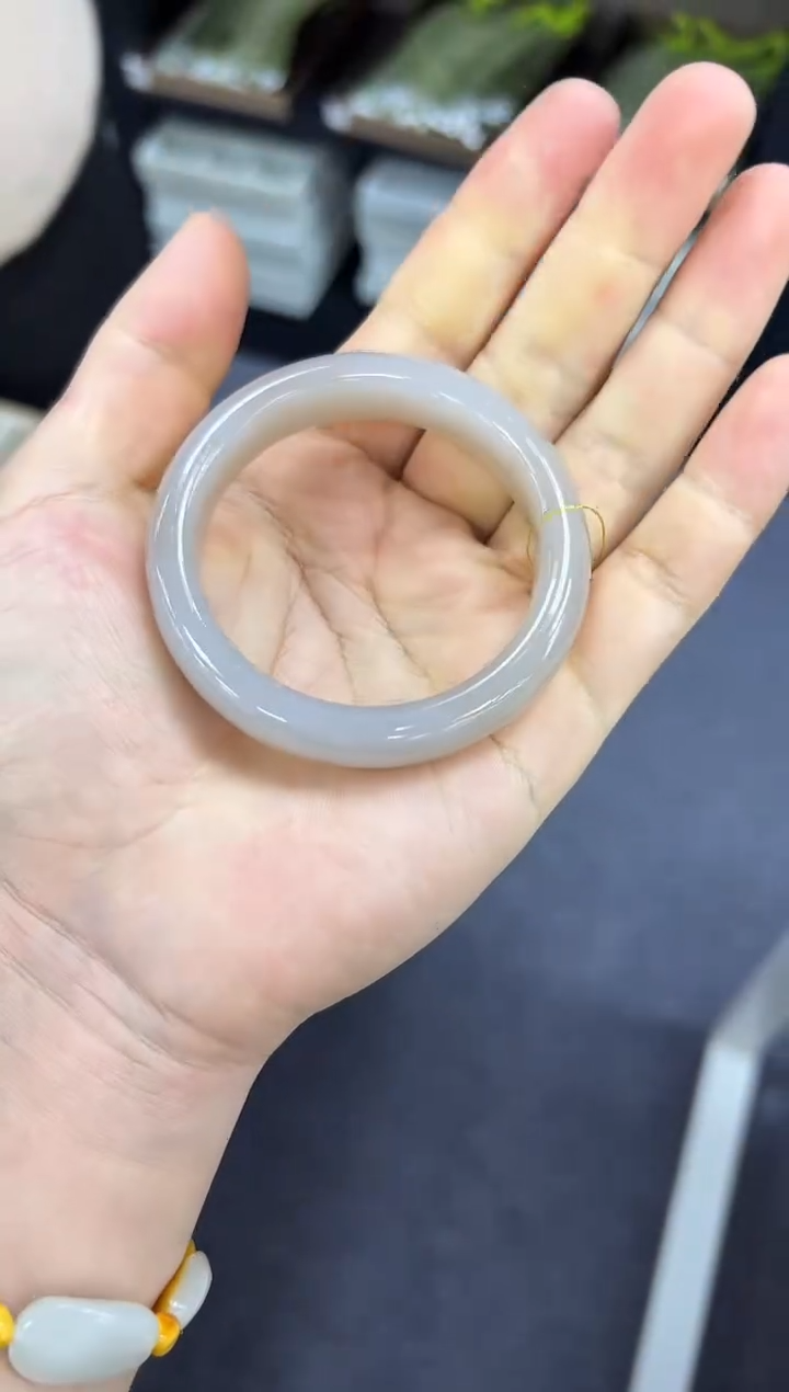 【闪购商品】和田玉手镯未镶嵌52  902