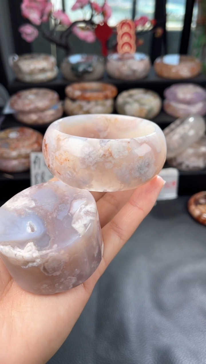 【闪购商品】石英质玉手镯未镶嵌55