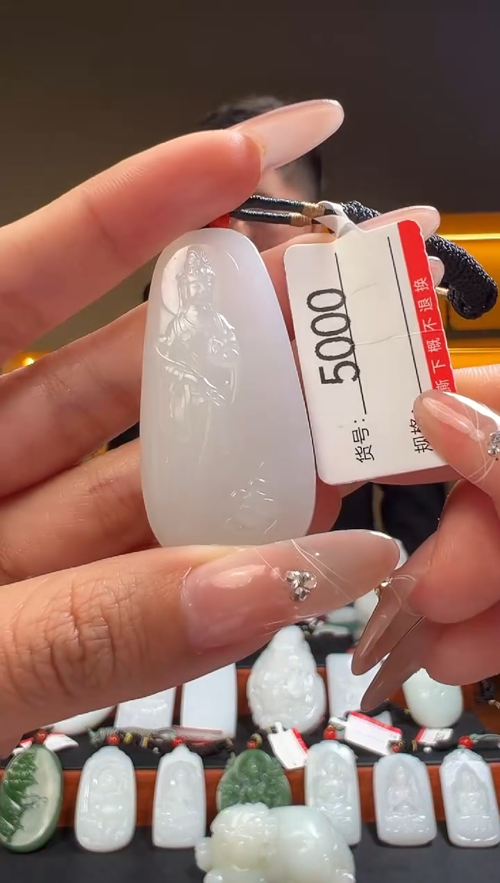 颈饰未镶嵌和田玉1