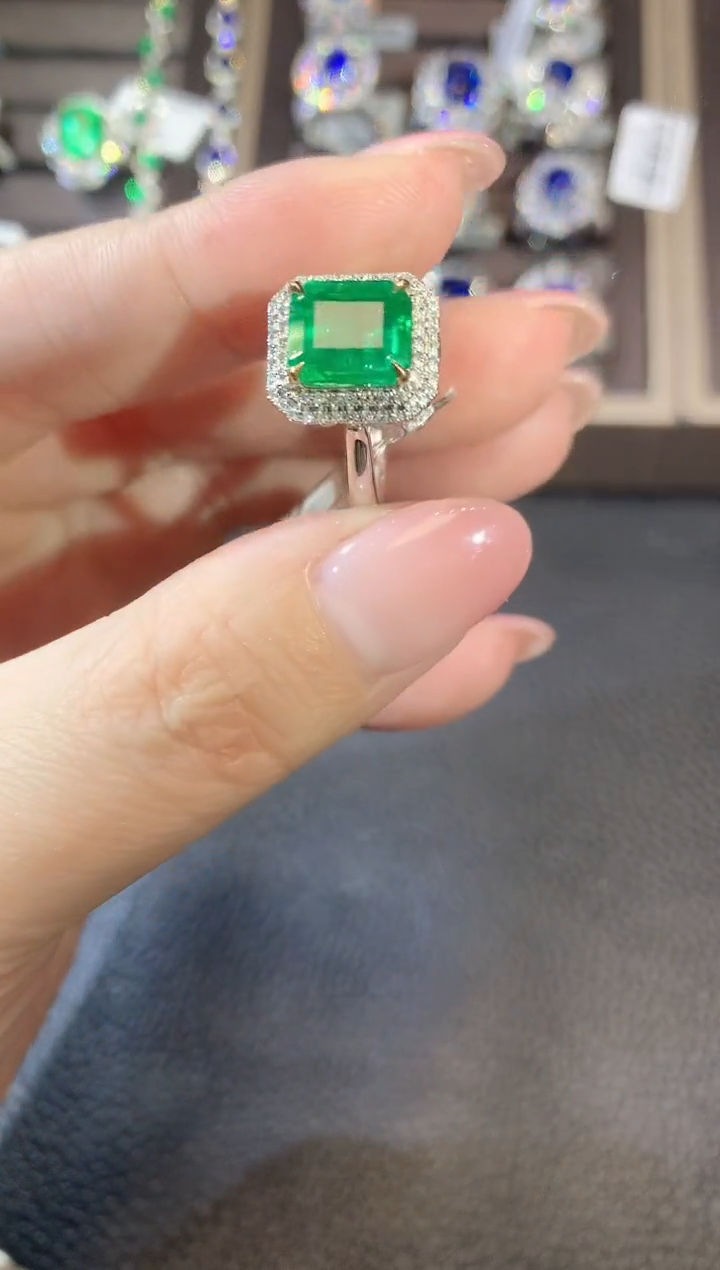 【闪购商品】祖母绿戒指18K金镶嵌F198 