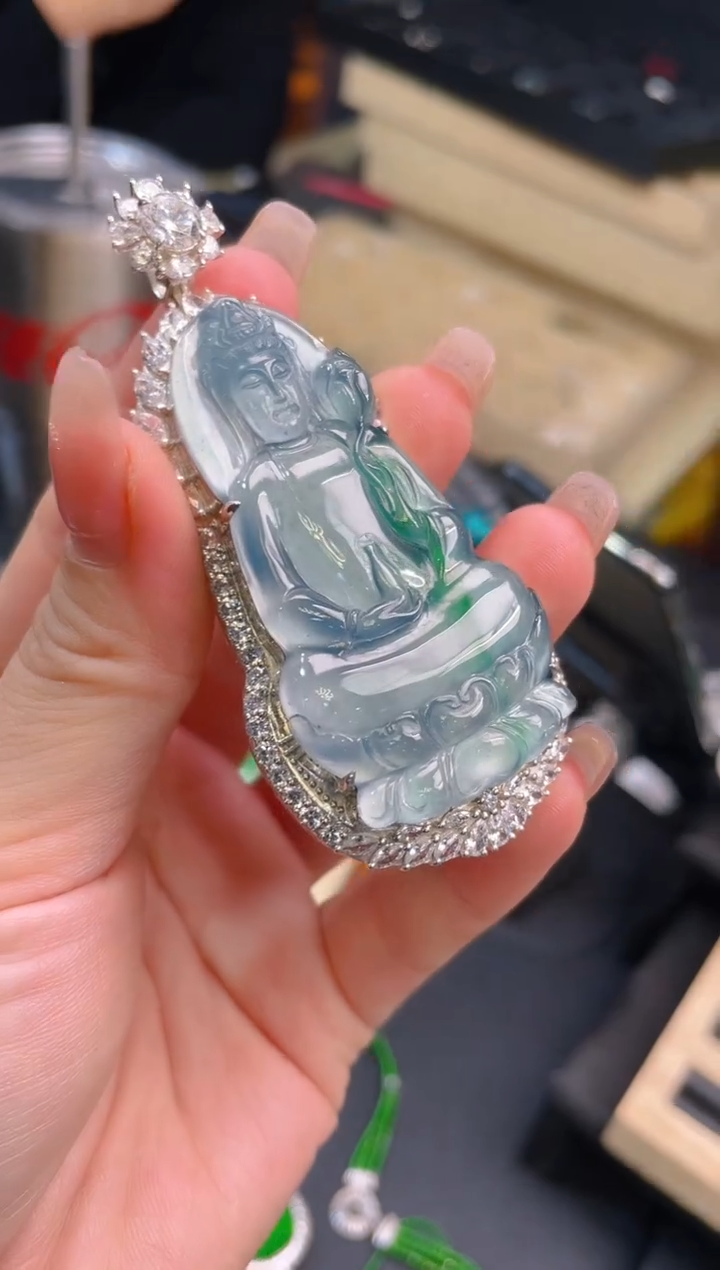 【闪购商品】翡翠吊坠(不含链)未镶嵌多样性发其一