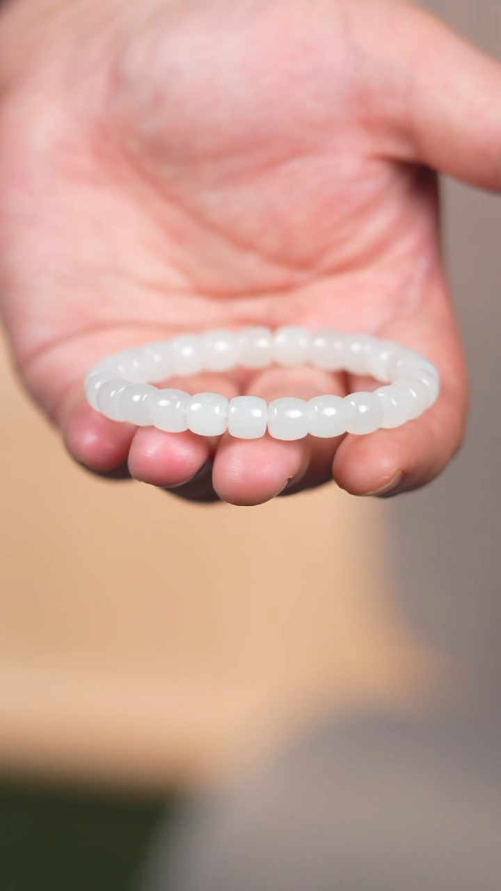 未镶嵌手链和田玉8mm黑山无黑点