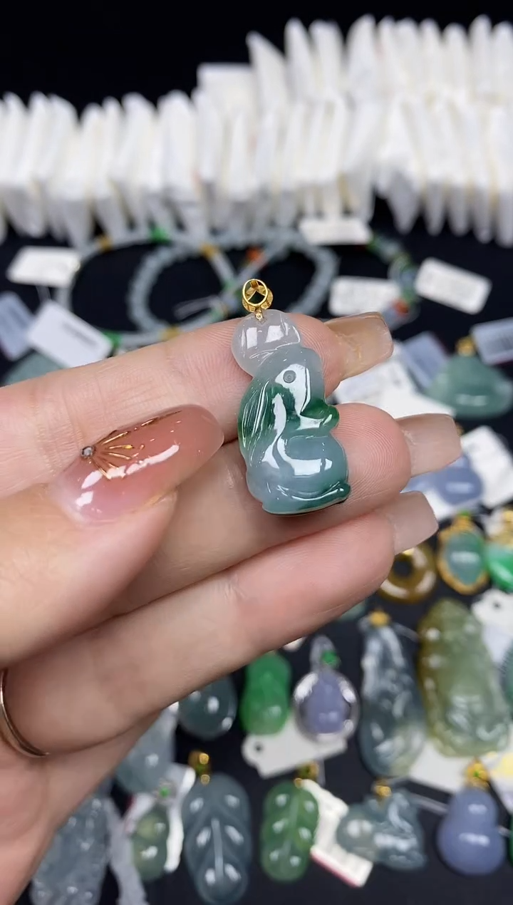 吊坠(不含链)18K金镶嵌翡翠兔子多样性发其一@@CMT5950