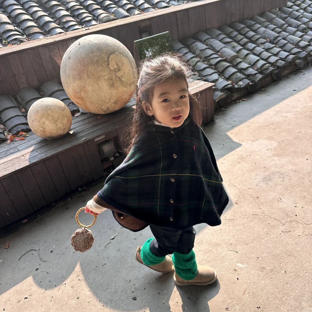 壹妈童装女童圣诞节服装秋冬儿童洋气格子斗篷披肩女宝宝连帽大衣