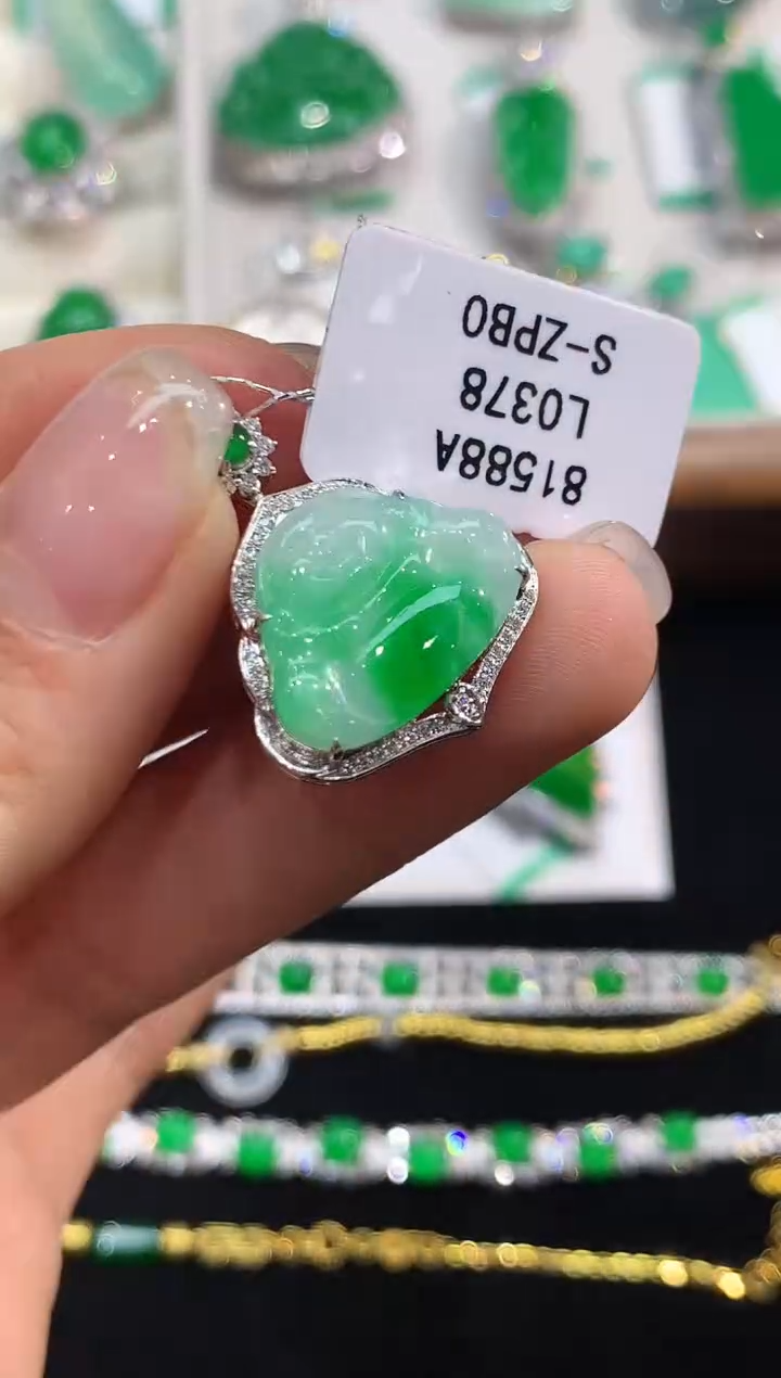 【闪购商品】翡翠吊坠(不含链)18K金镶嵌L0378