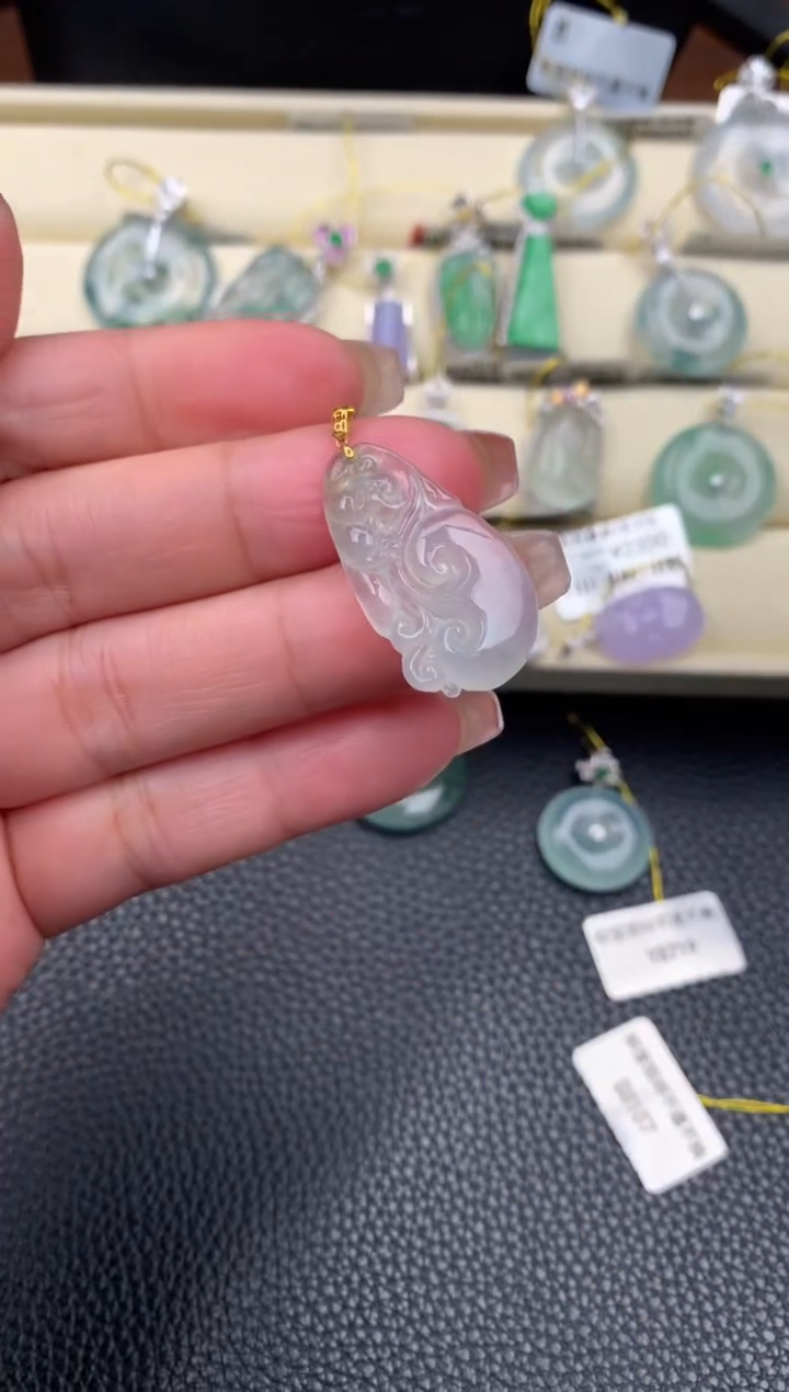 【闪购商品】翡翠颈饰18K金镶嵌D802....