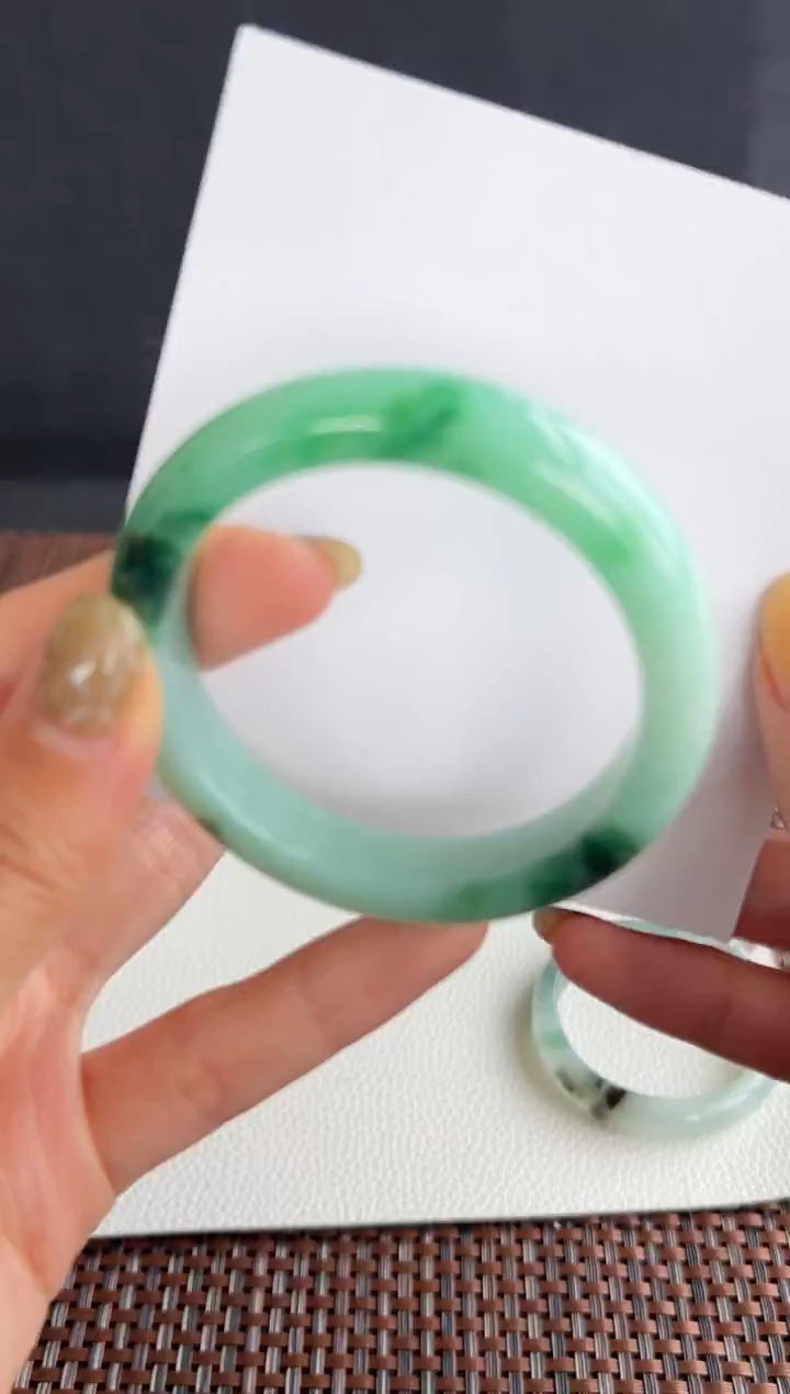 【闪购商品】翡翠手镯未镶嵌47号51.3*12.3*8.3