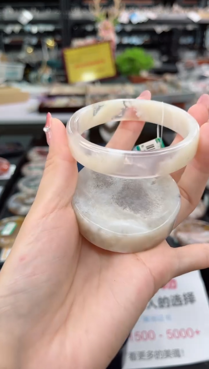 【闪购商品】石英质玉手镯未镶嵌57圈口（赠品镯心）1106138