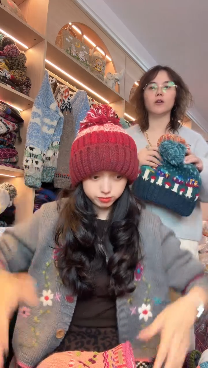 绵羊毛玫粉色翻边帽