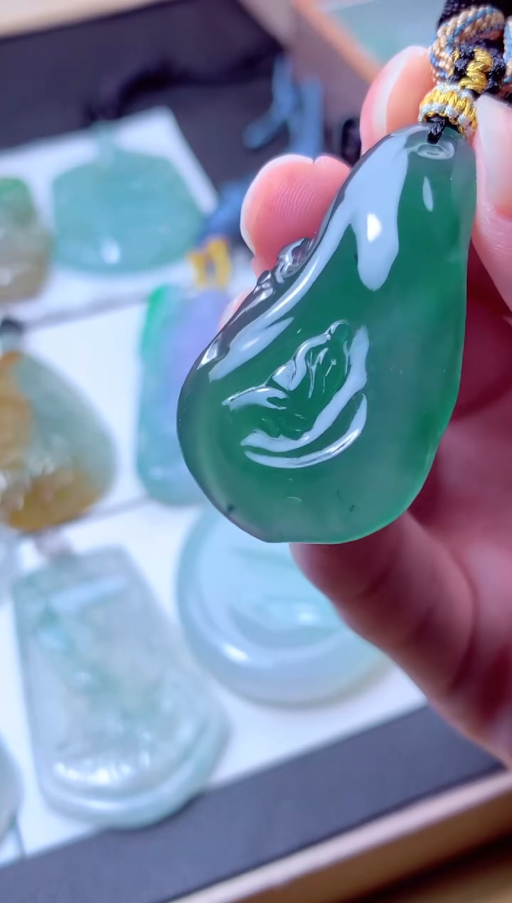 颈饰未镶嵌翡翠天然A货翡翠