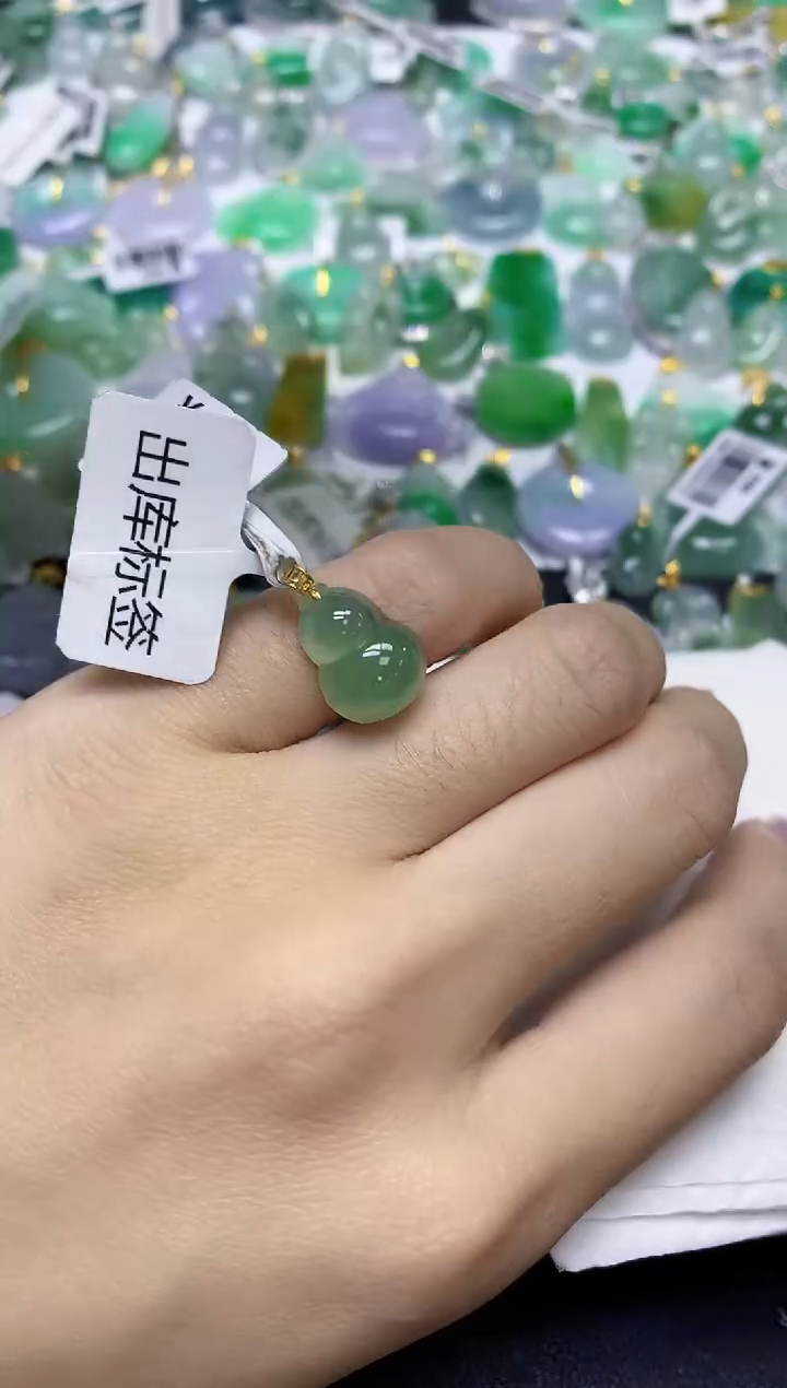 颈饰18K金镶嵌翡翠天然缅甸翡翠A货百元以上9元证书费自理