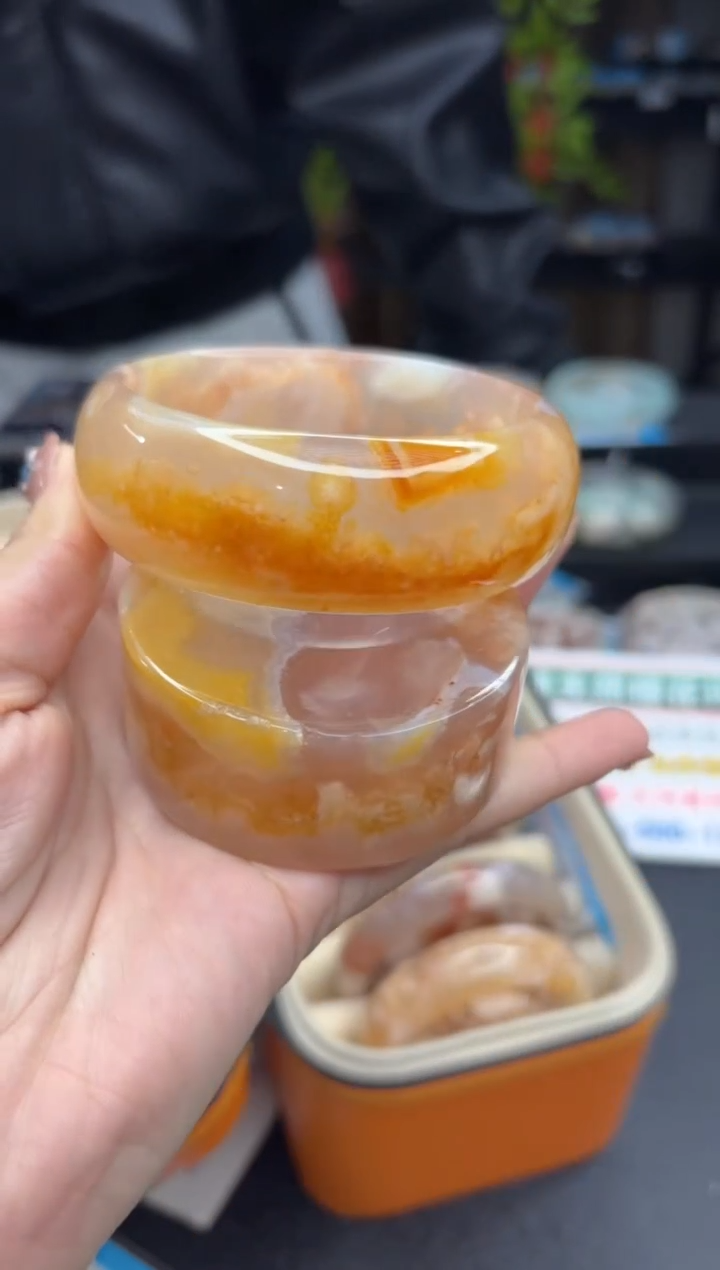 【闪购商品】石英质玉手镯未镶嵌190（64圈赠送镯心）