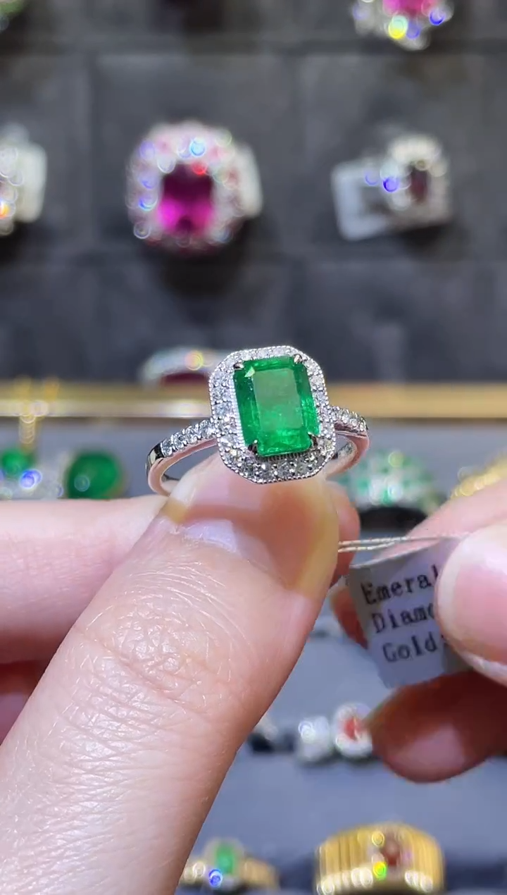 【闪购商品】祖母绿戒指18K金镶嵌2.01ct