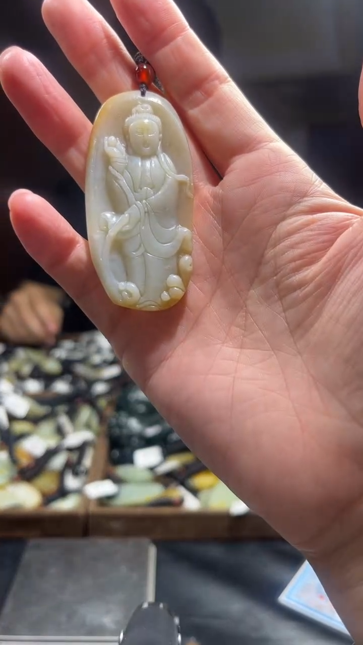 和田玉未镶嵌颈饰`