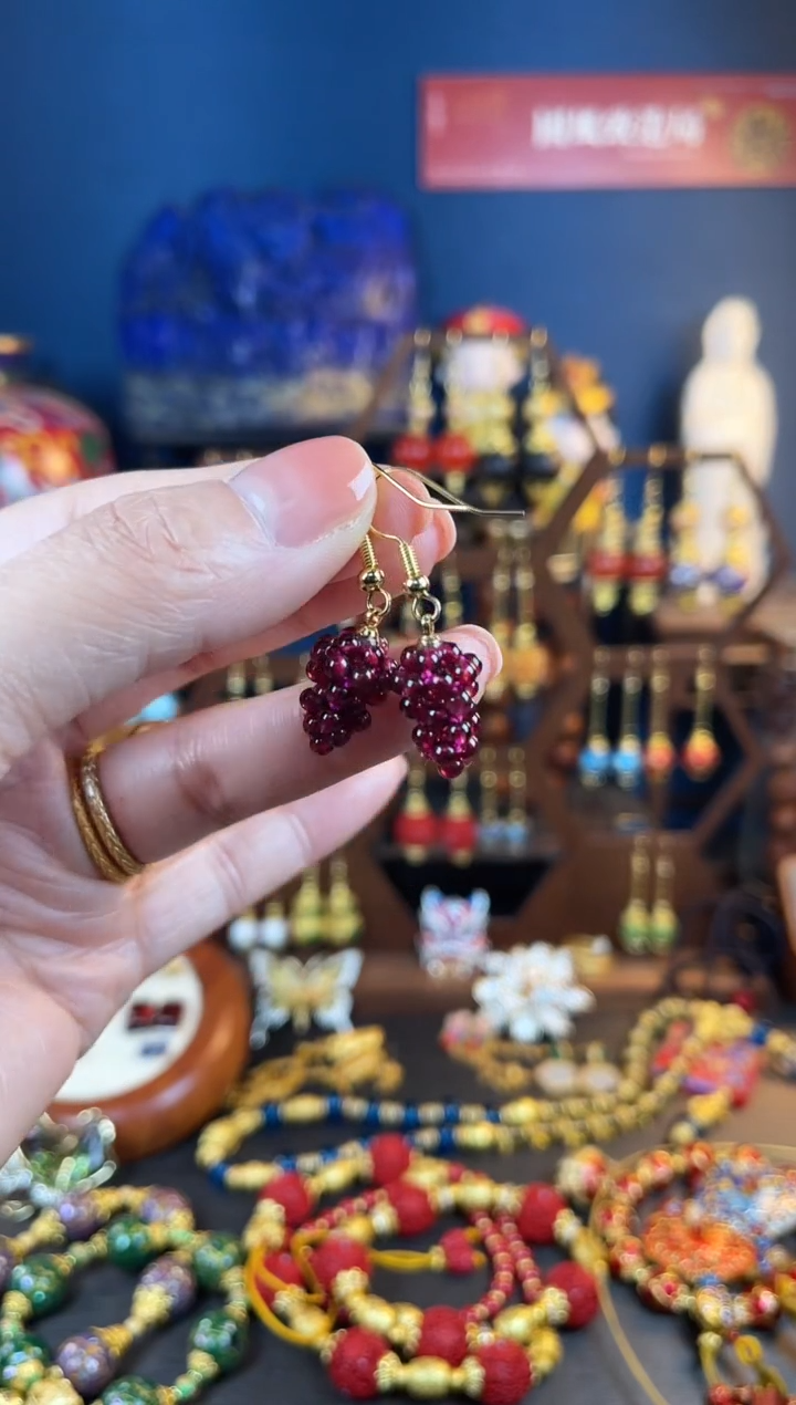 【闪购商品】石榴石耳饰银S925镀金镶嵌葡萄耳钩