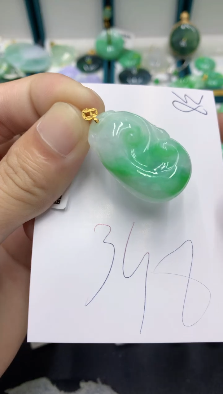 【闪购商品】翡翠颈饰18K金镶嵌翡翠