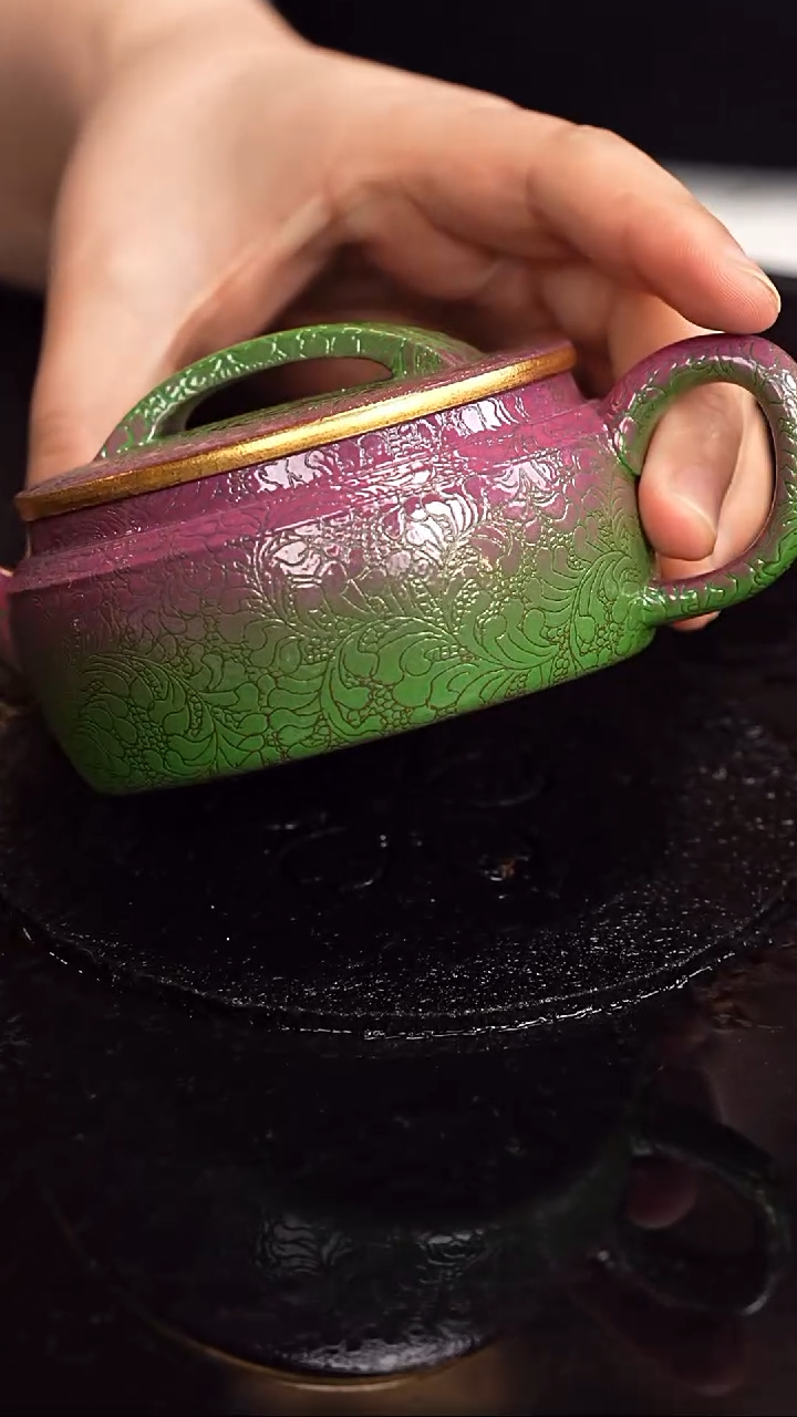 茶壶紫砂沈建康  汉瓦185  桃花泥扒花  150毫升