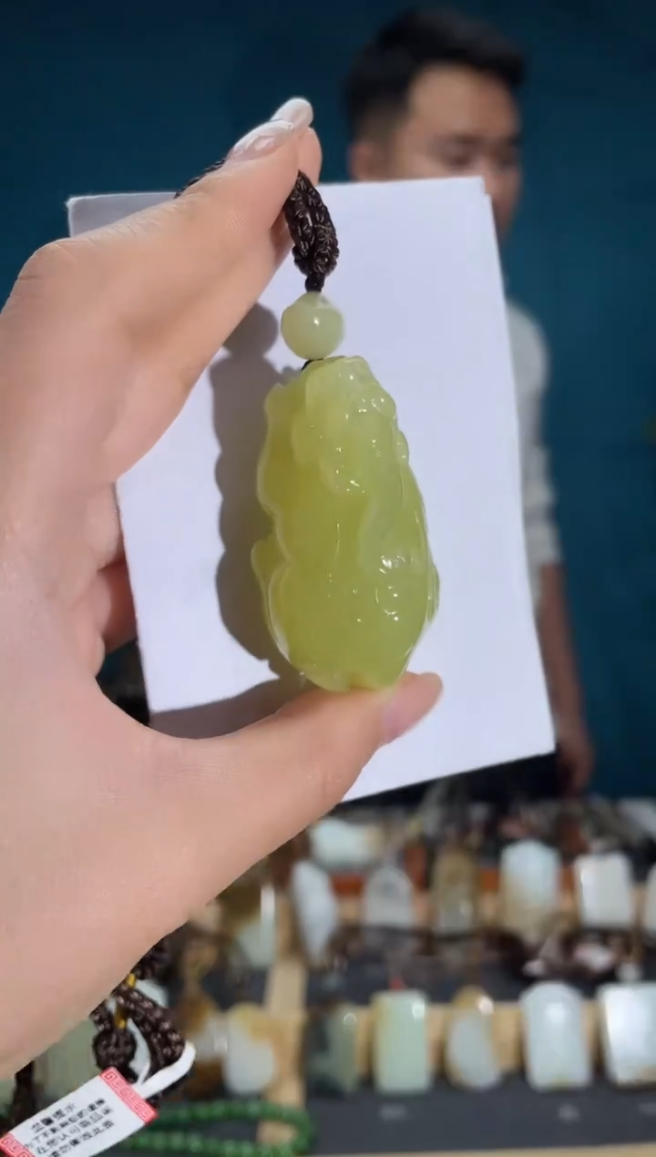 颈饰未镶嵌和田玉1