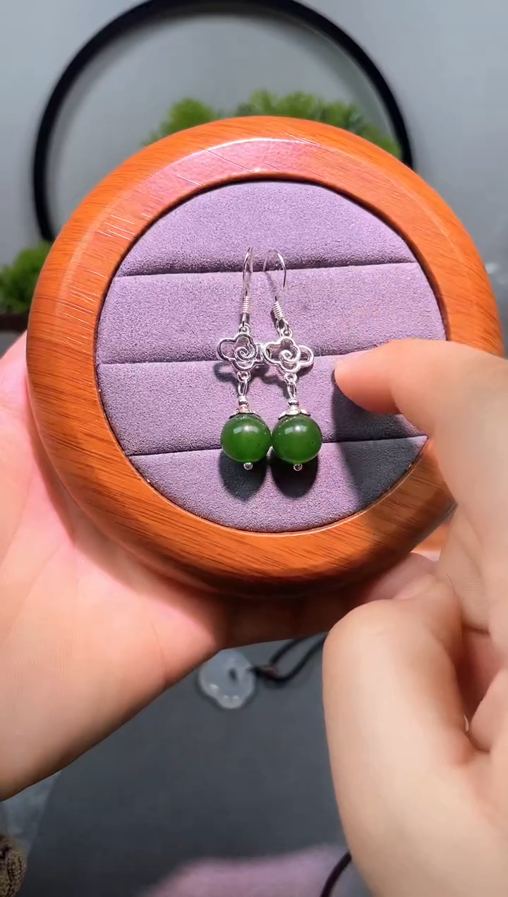 银S925镶嵌和田玉耳饰177000