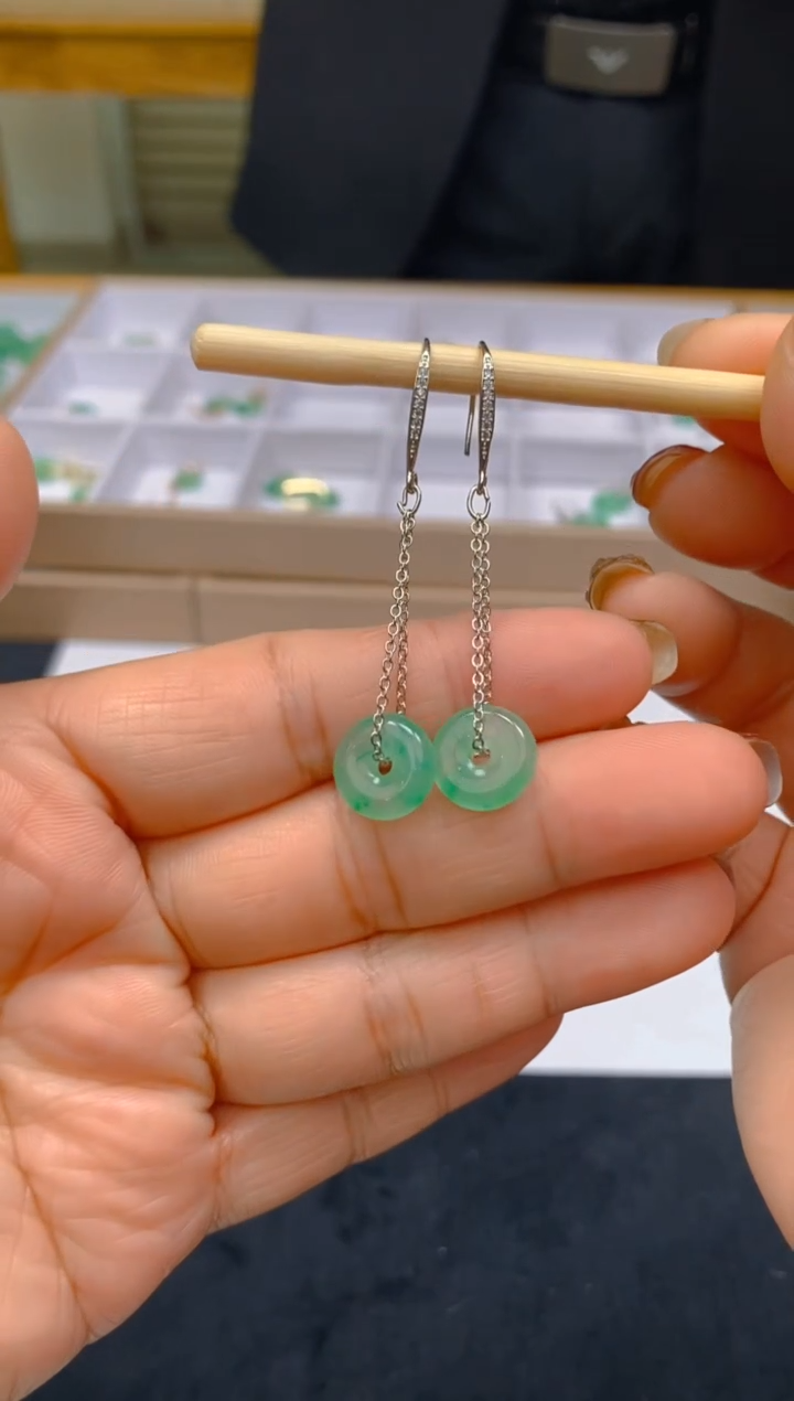 【闪购商品】石英质玉耳钉未镶嵌冰美人非洲翠009