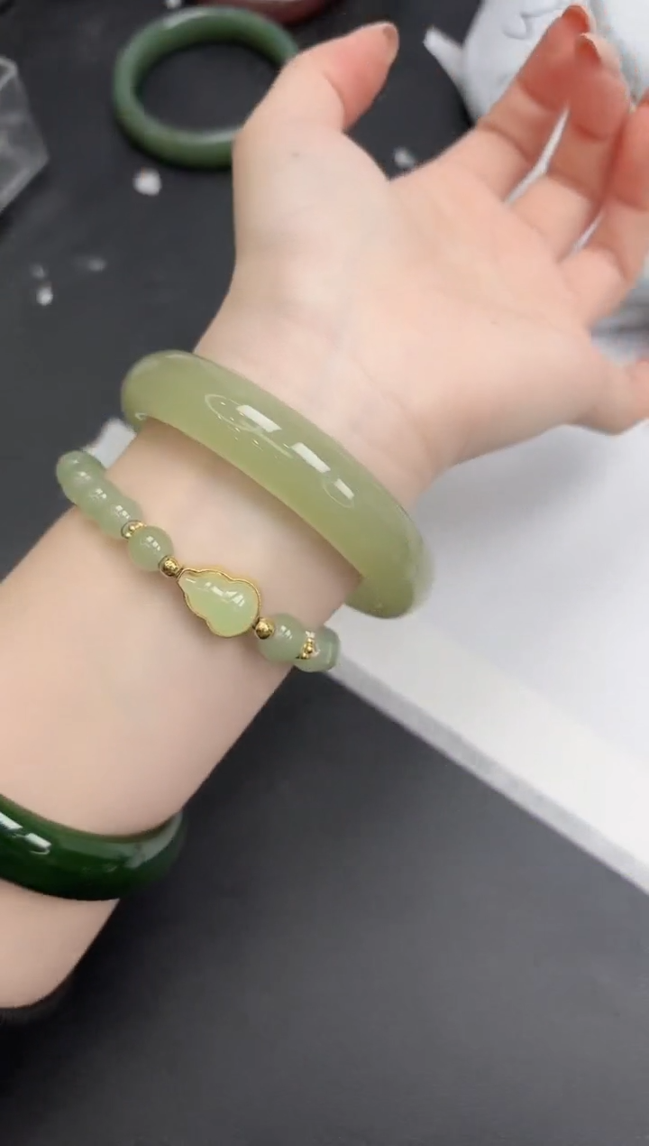 未镶嵌手镯石英质玉211/5758