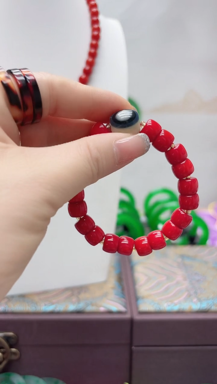 高货牛血红色牙牙手串