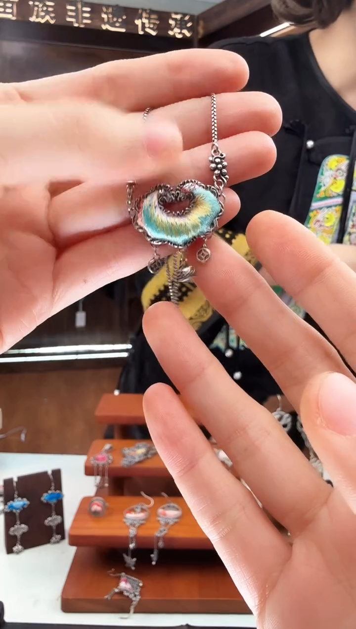 【闪购商品】织绣261蚩梦苗族古绣