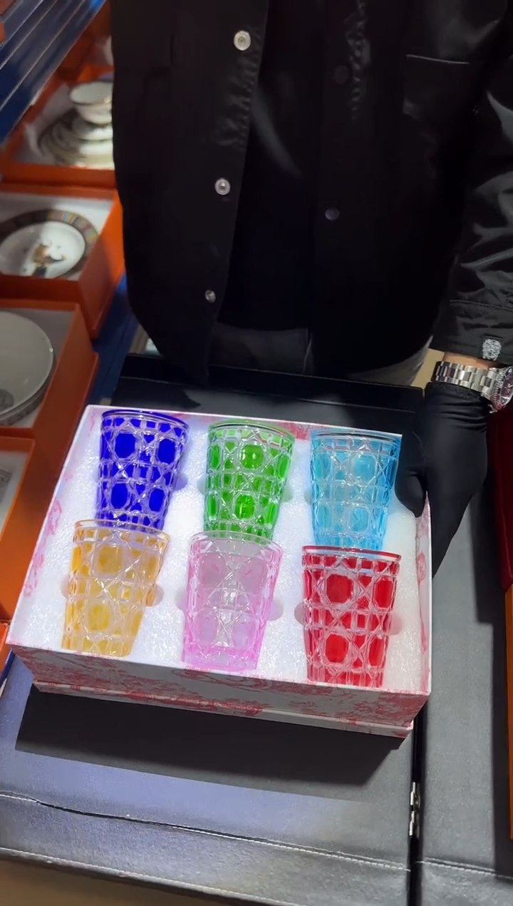 瓷片-----000-----