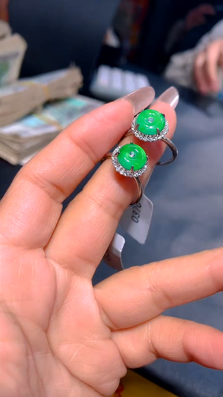 【闪购商品】定制翡翠未镶嵌54-多样性发货（发其一）