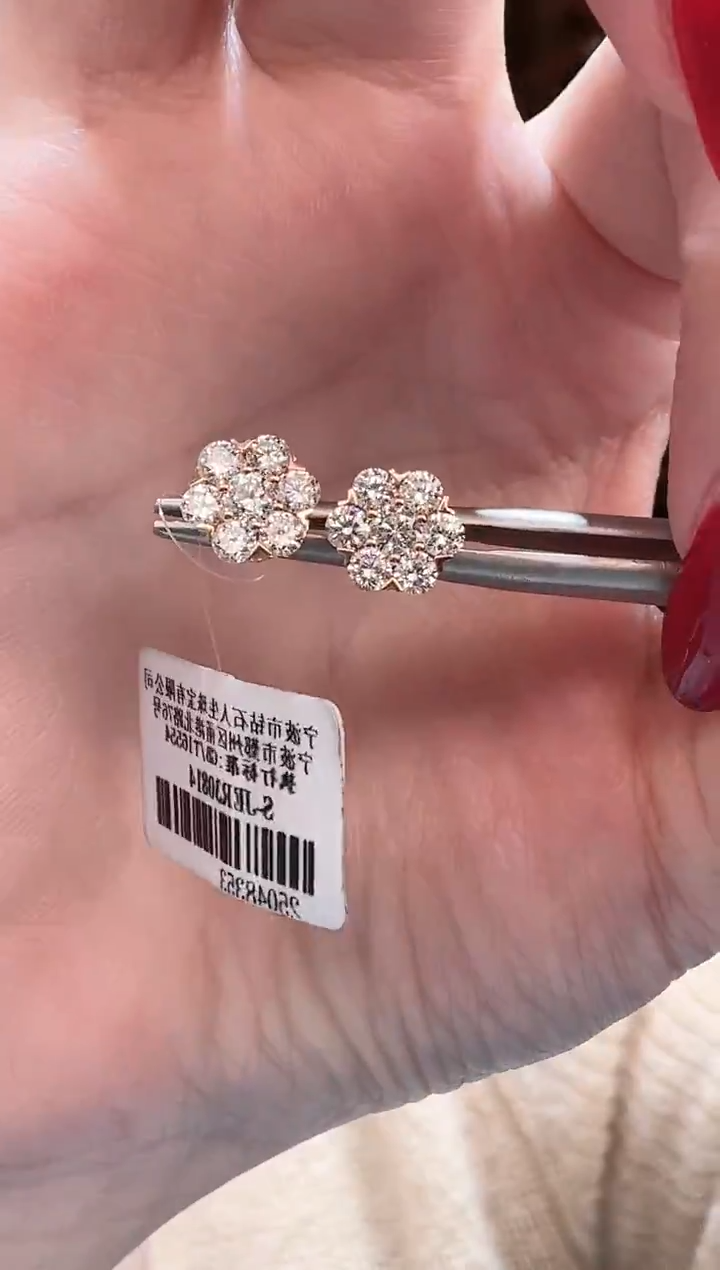 18K金镶嵌实验室培育钻石耳饰圆钻雪花耳钉k黄