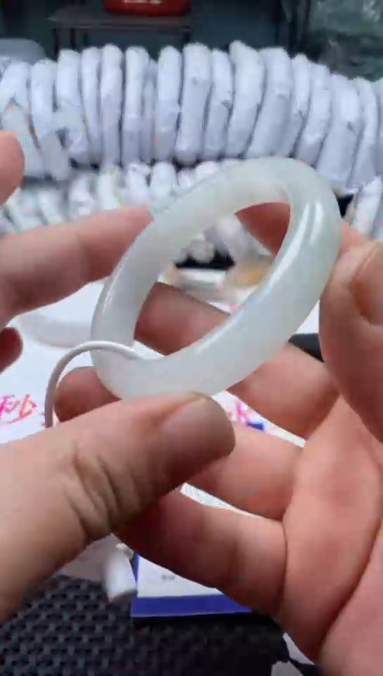 【闪购商品】石英质玉手镯未镶嵌211-54多样性发货看清圈口下单