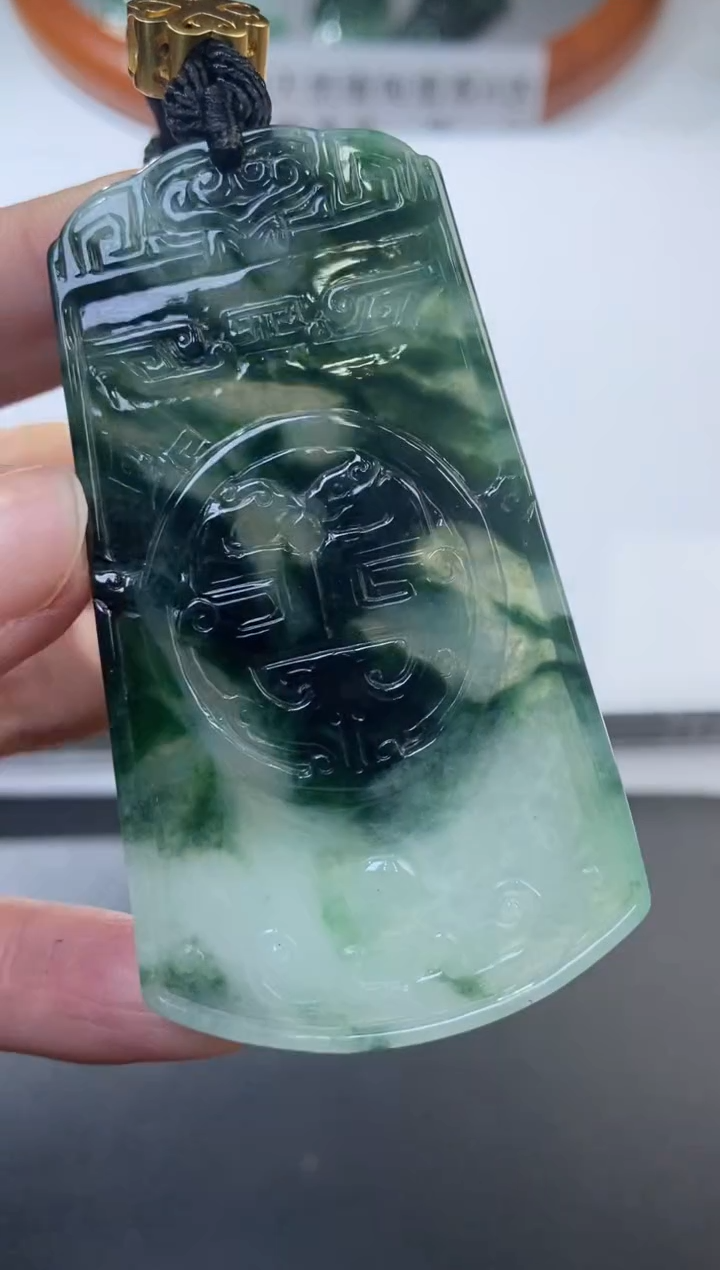 未镶嵌挂件翡翠372631     多人 