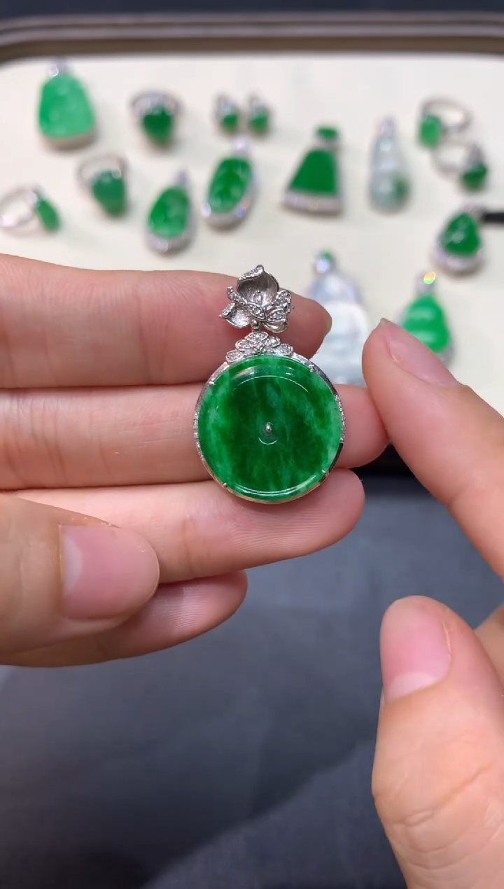 翡翠18K金镶嵌吊坠(不含链)天然A货翡翠