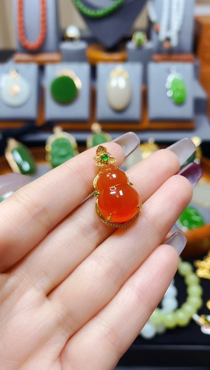 【闪购商品】南红玛瑙冰红葫芦吊坠18K金镶嵌*