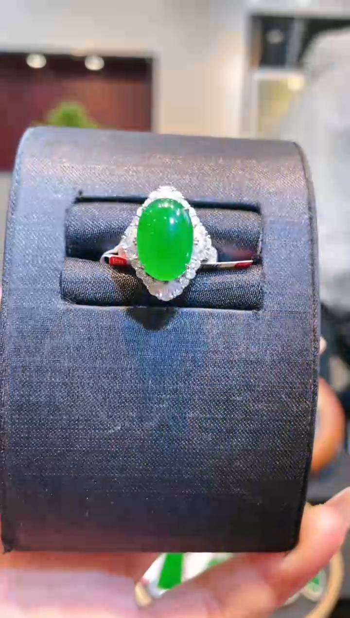 【闪购商品】翡翠颈饰18K金镶嵌A63天然A货翡翠戒指