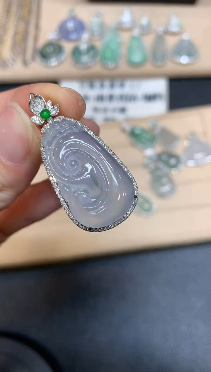 【闪购商品】翡翠颈饰18K金镶嵌如意【无服务费