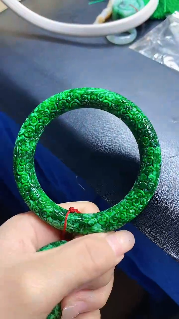 颈饰未镶嵌翡翠最****人天然缅甸a货翡翠