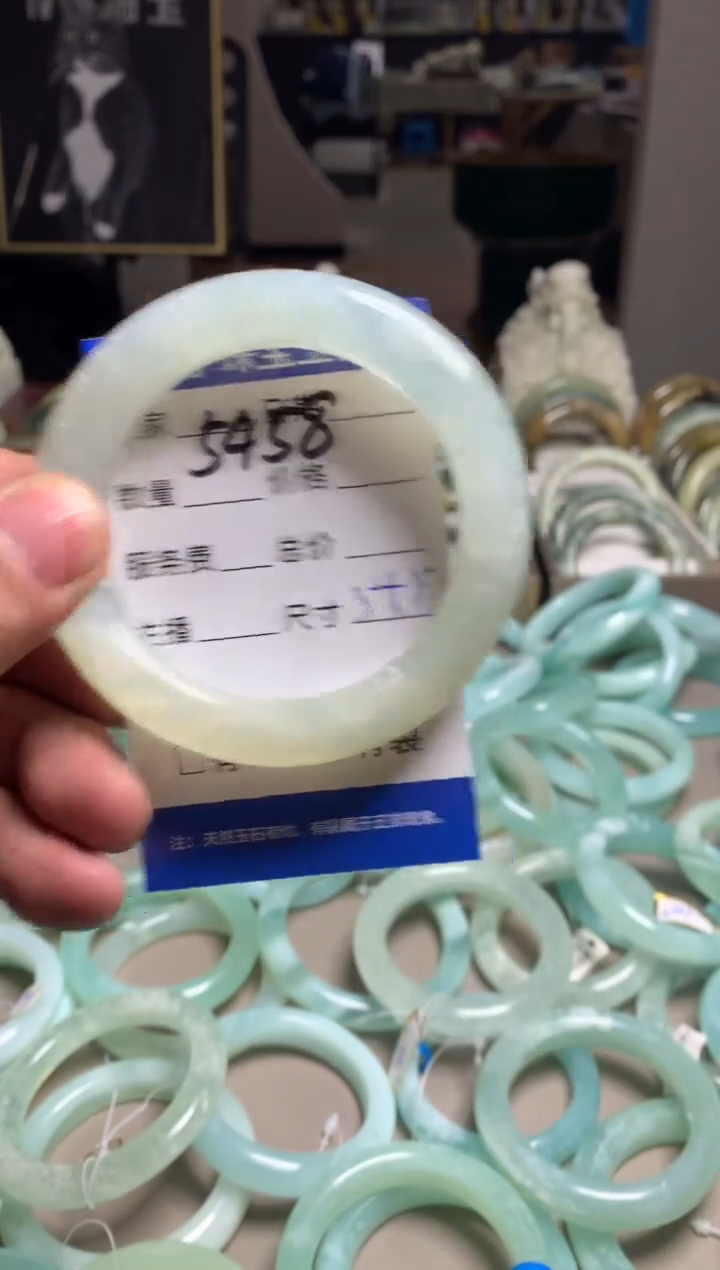 【闪购商品】蛇纹石玉手镯未镶嵌5458