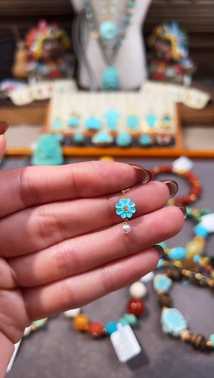 18K金镶嵌绿松石提溜小雏菊