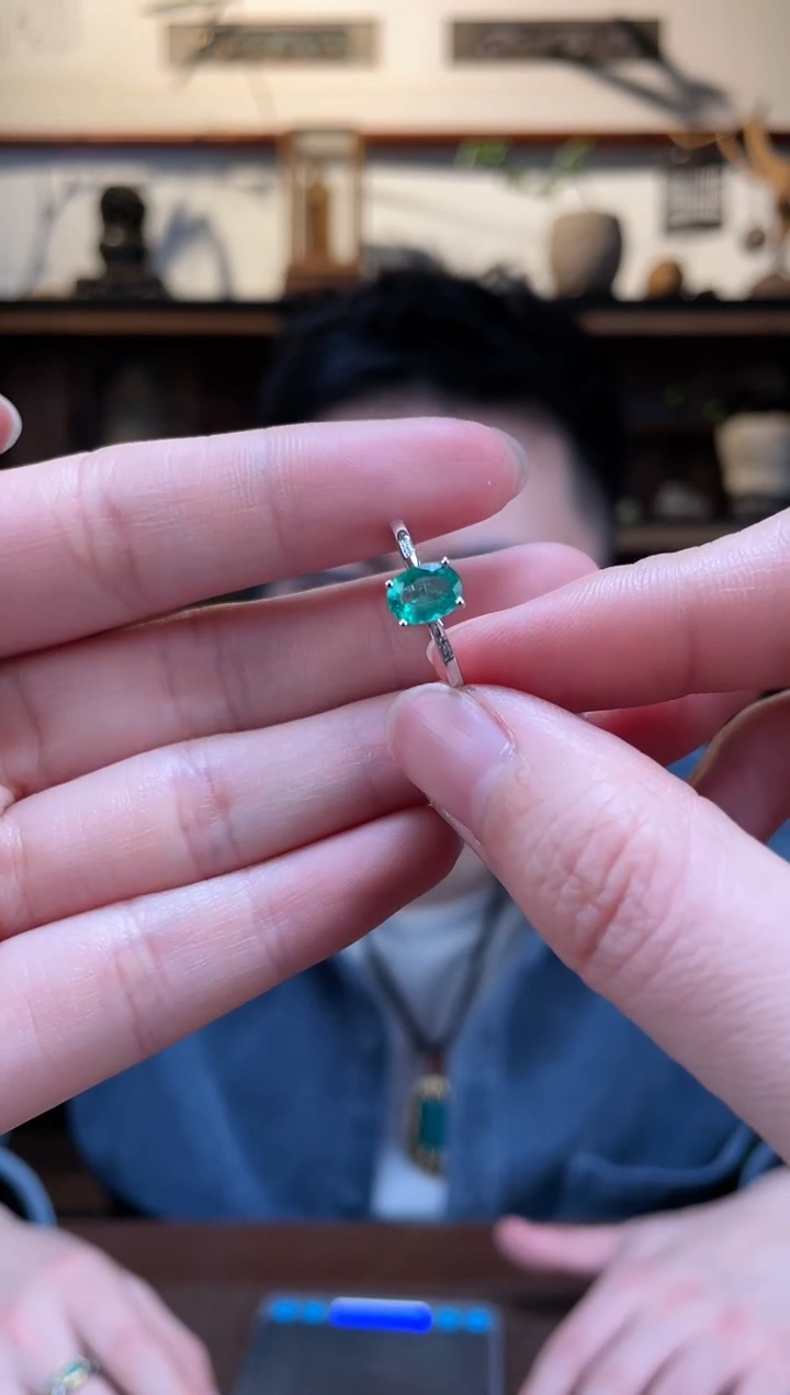 【闪购商品】祖母绿戒指18K金镶嵌18K金祖母绿戒指CBGF